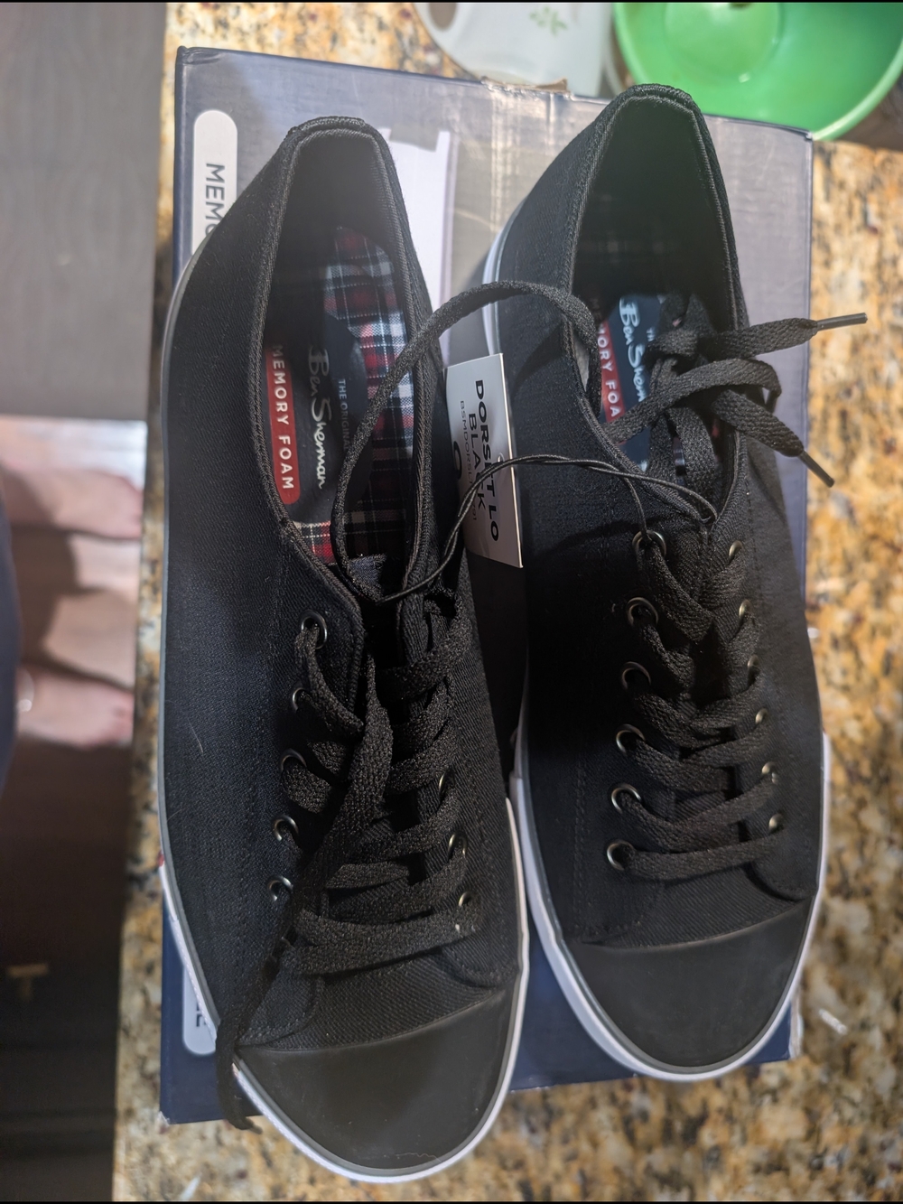 Ben Sherman Dorset Lo Men’s Black Low-Top Lace-Up Sneakers with Plaid Lining